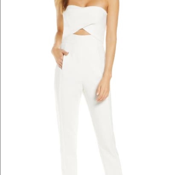 Black Halo Pants - BLACK HALO
Jada Strapless Cutout Detail Jumpsuit